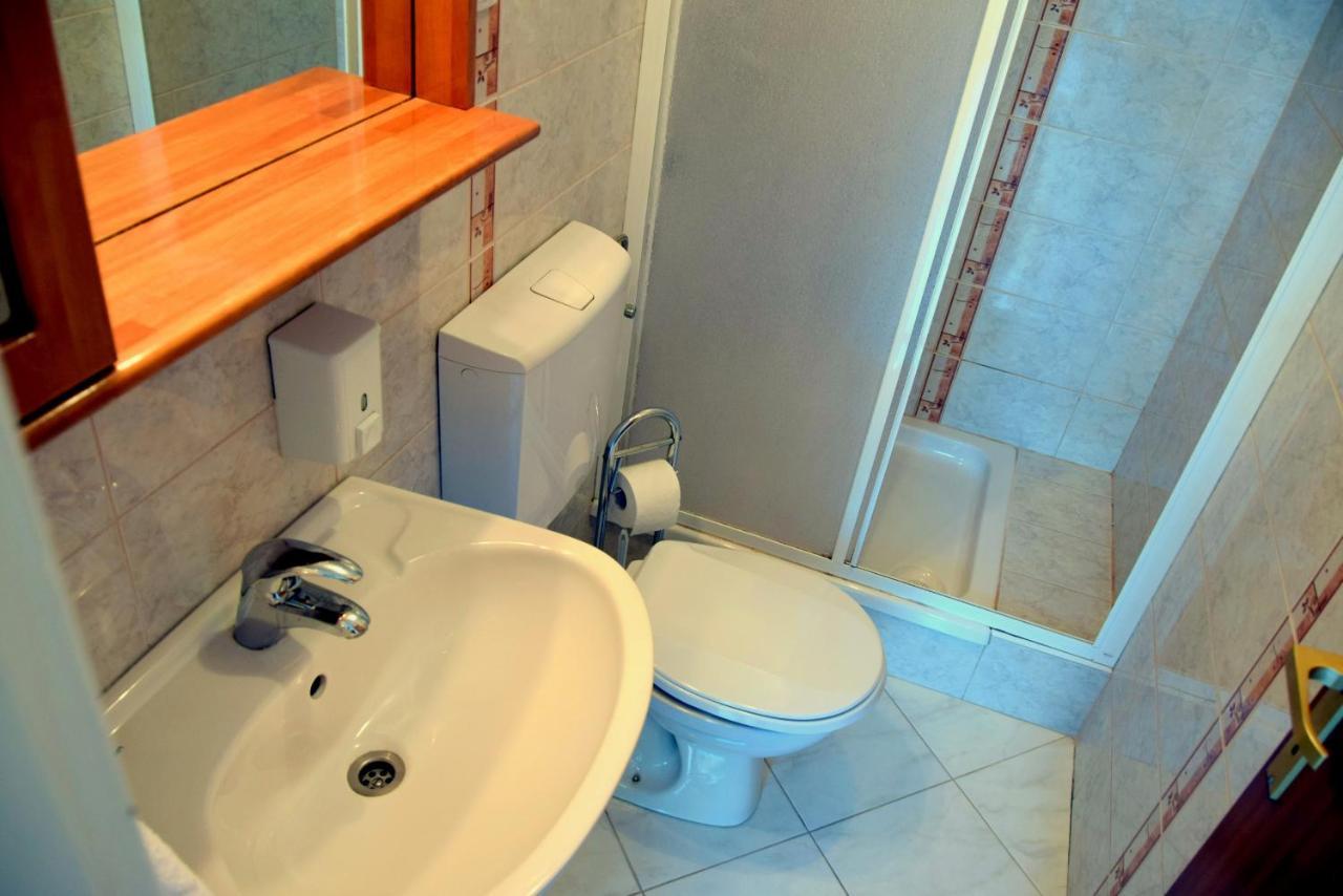 Miramar Gardenn Apartmment Banjol ภายนอก รูปภาพ