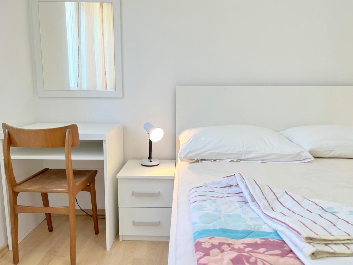 Miramar Gardenn Apartmment Banjol ภายนอก รูปภาพ